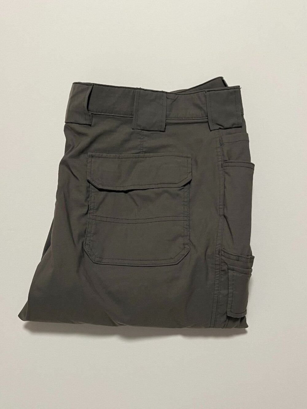 Duluth Trading Flex Dry On The Fly Cargo Pant Relaxed Fit Gray Men's size 44x32